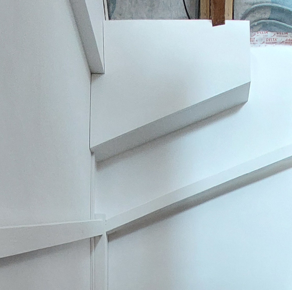 Coffrage d'un tableau électrique.